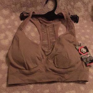 🤑Brand new with tags! Beige Sports Bra with padded cups and cutouts